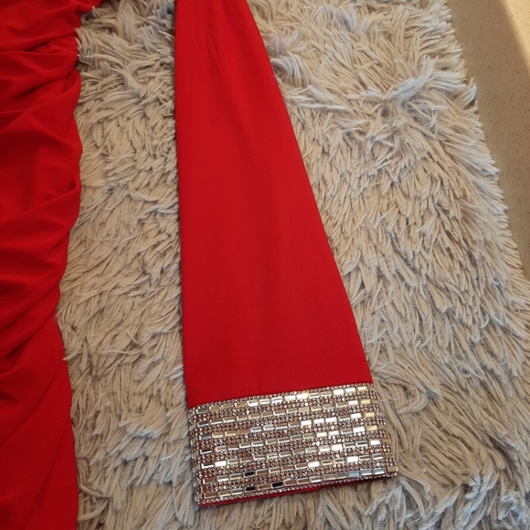 Studio City One-Shoulder Jewel Cuff Red Dress Size Large - Picture 8 of 15